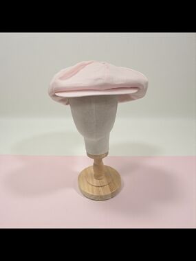 CAPAS LINEN PINK BIG APPLE NEWS BOY CAP.